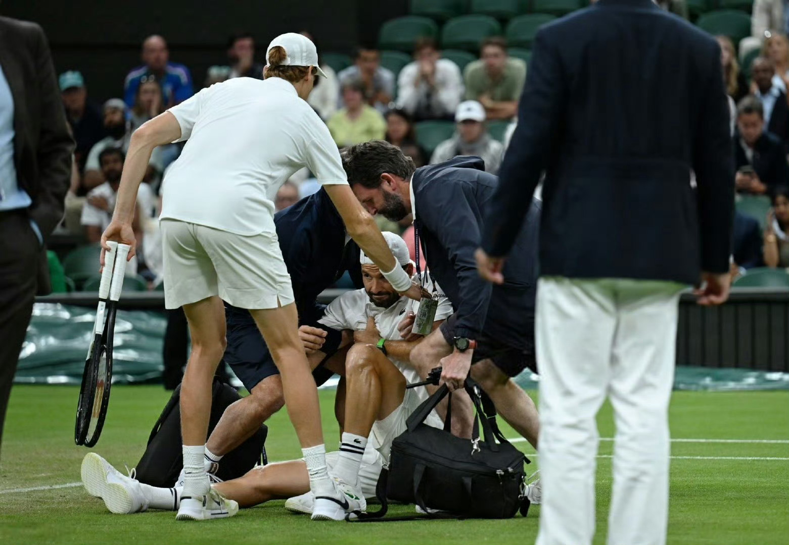 暗示不和?纳达尔称与许多球员关系亲密 唯 暗示不和?纳达尔称与许多球员关系亲密 唯